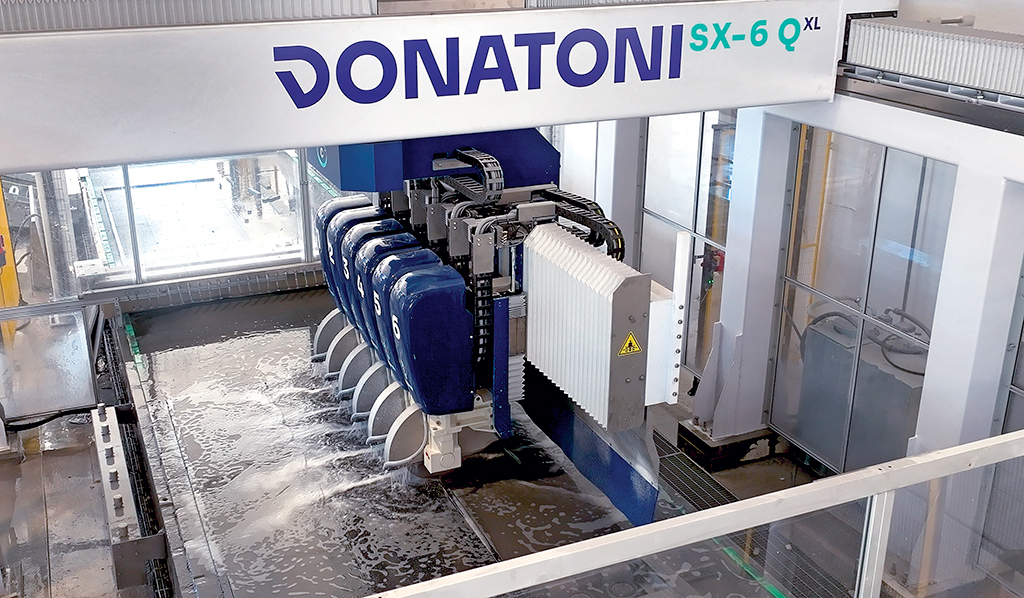 Non solo prodotti, ma soluzioni personalizzate: Donatoni progetta una linea ad alta produttività per Euval, azienda leader nel settore dei rivestimenti.