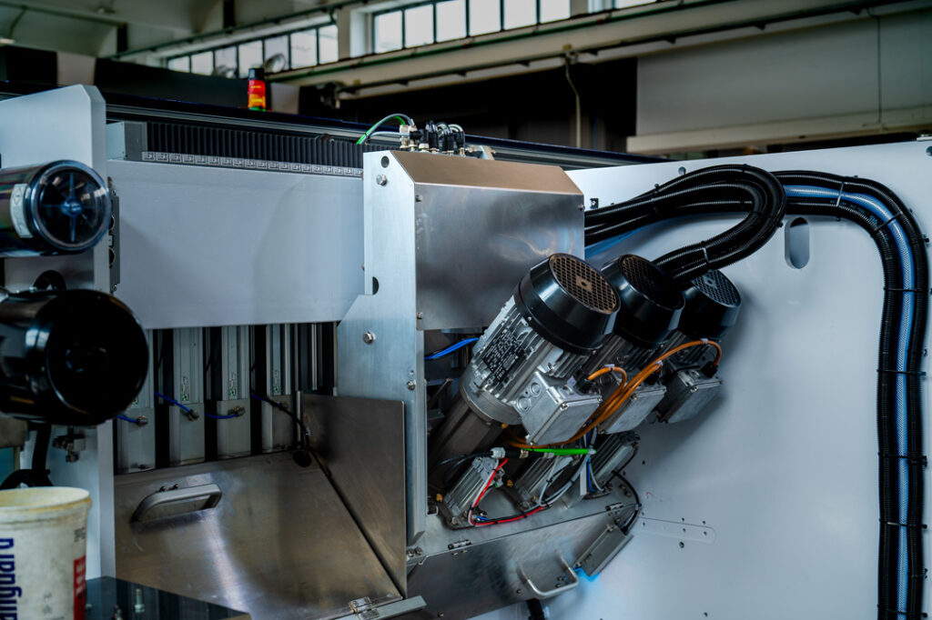 Riposizionamento gruppo smussi automatico